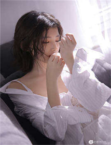 野花社区日本最新中文-丽莎 安